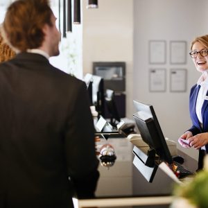 Victor’s Residenz-Hotel – alt auf deutsch